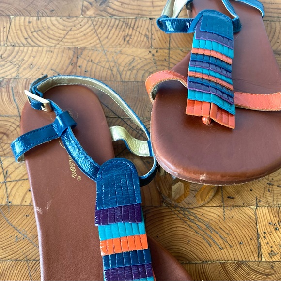 Matt Bernson Tiered Fringe T-strap sSandals 9 - Picture 7 of 9